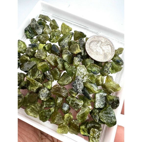 250Ct Epidote Crystal Raw Transparent 2-5Ct Dark Green Gemstone - Picture 2 of 8